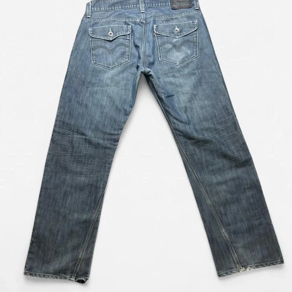 Levis •very good